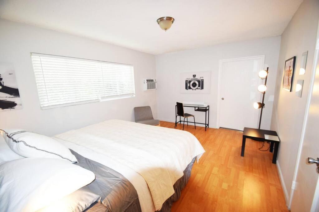 Hollywood Business Apartamento *