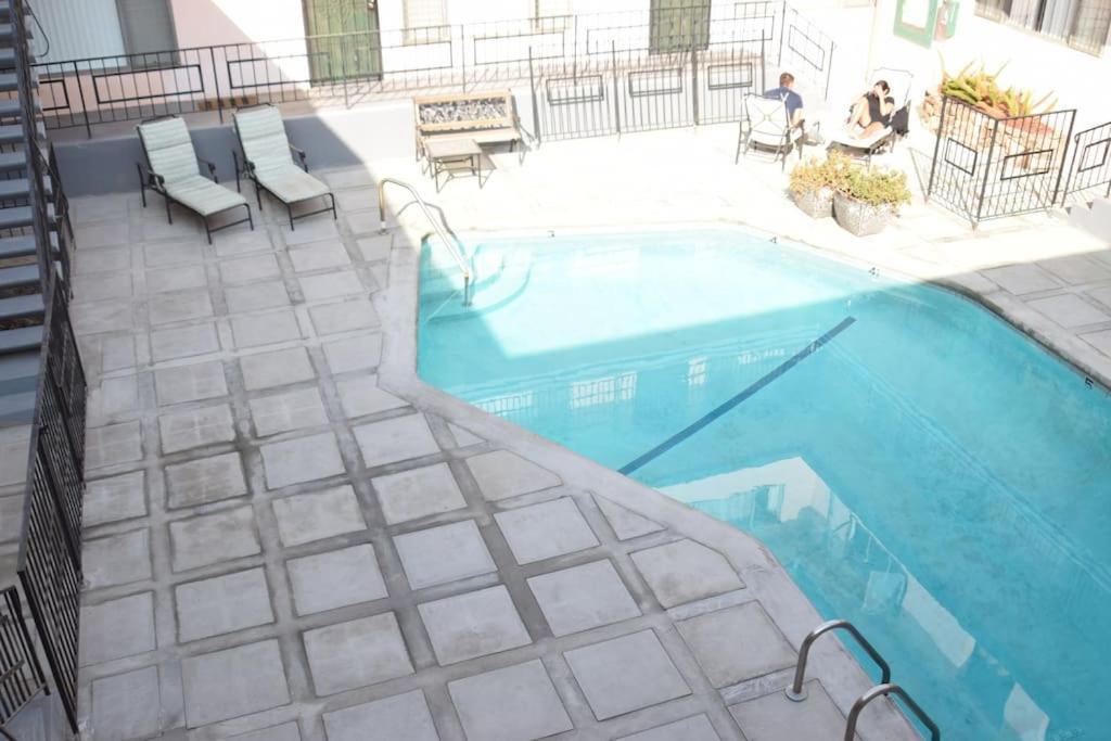 Hollywood Business Apartamento *
